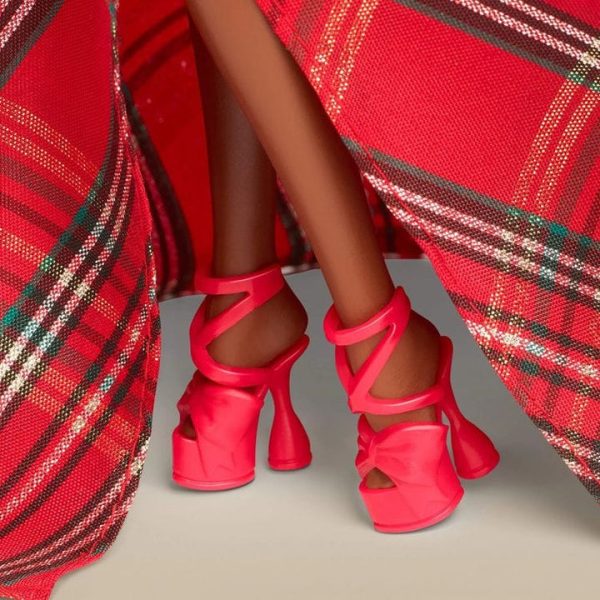 barbie-world-of-barbie-2024-barbie-holiday-doll-black-hair-32165222383703_720x-1 barbie-world-of-barbie-2024-barbie-holiday-doll-black-hair-32165222383703_720x-1