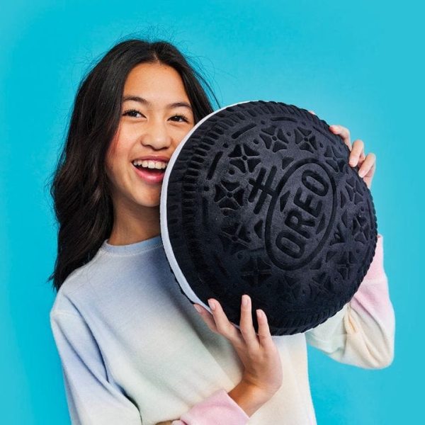 iscream-fao-schweetz-oreo-cookie-embossed-plush-1125825225_720x-3 iscream-fao-schweetz-oreo-cookie-embossed-plush-1125825225_720x-3