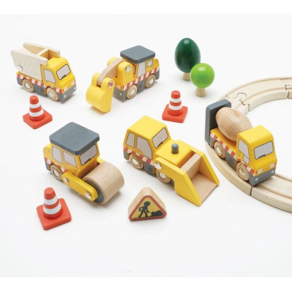 le-toy-van-preschool-7-piece-wood-construction-toy-cars-trucks-diggers-set-32562638913623_720x-3 le-toy-van-preschool-7-piece-wood-construction-toy-cars-trucks-diggers-set-32562638913623_720x-3