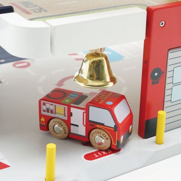 le-toy-van-preschool-fire-rescue-wooden-garage-31480125816919_720x le-toy-van-preschool-fire-rescue-wooden-garage-31480125816919_720x