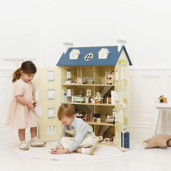 le-toy-van-preschool-palace-wooden-doll-house-31479579672663_720x le-toy-van-preschool-palace-wooden-doll-house-31479579672663_720x