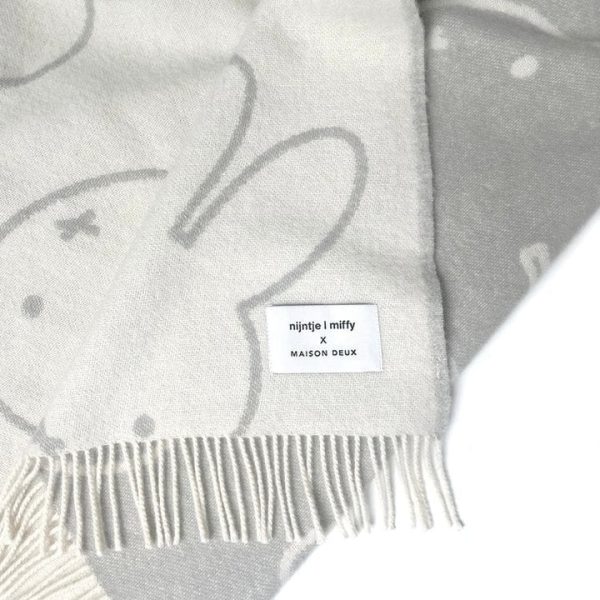 maison-deux-room-decor-miffy-blanket-cloud-white-grey-31899820130391_720x-2 maison-deux-room-decor-miffy-blanket-cloud-white-grey-31899820130391_720x-2