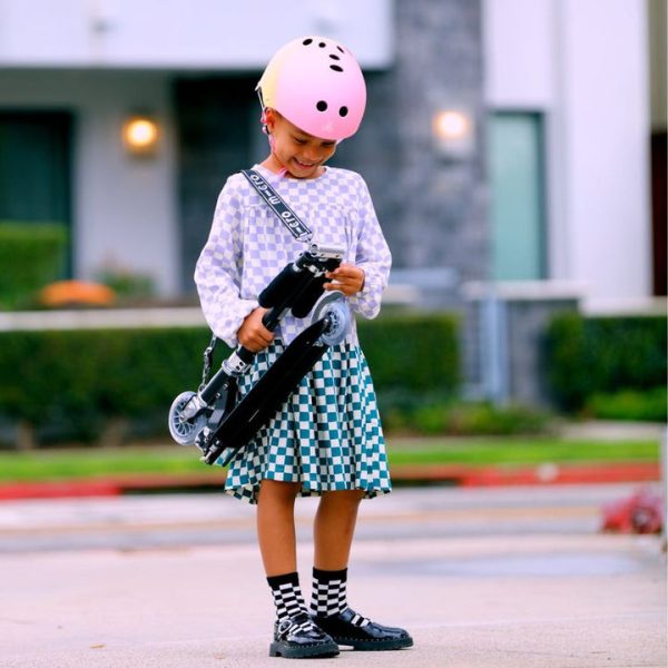 micro-kickboard-outdoor-micro-sprite-led-scooter-black-32480903987287_720x-4